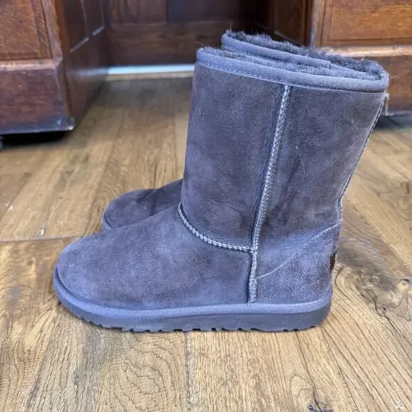 UGG Australia Classic Short Boot Chocolate Brown Womens Sz 6 Ugg S/N 5251Y - Picture 4 of 7